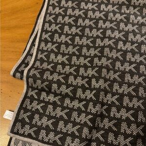 Micheal Kors Scarf